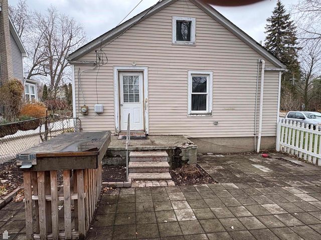 325 N Broadway Street, Lake Orion, MI 48362