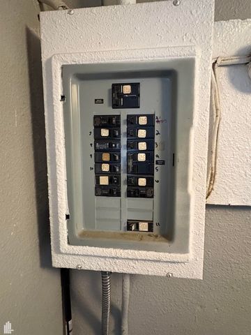 325 N Broadway Street, Lake Orion, MI 48362