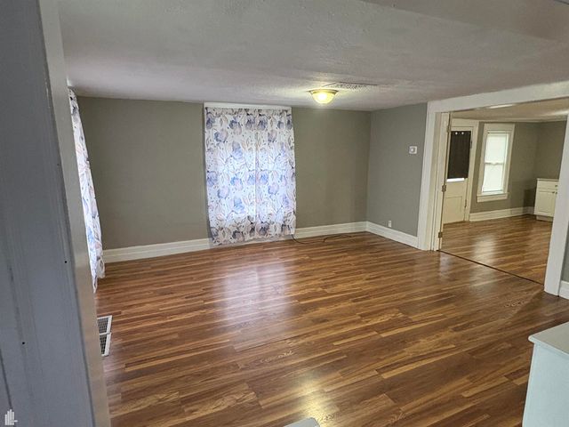 325 N Broadway Street, Lake Orion, MI 48362