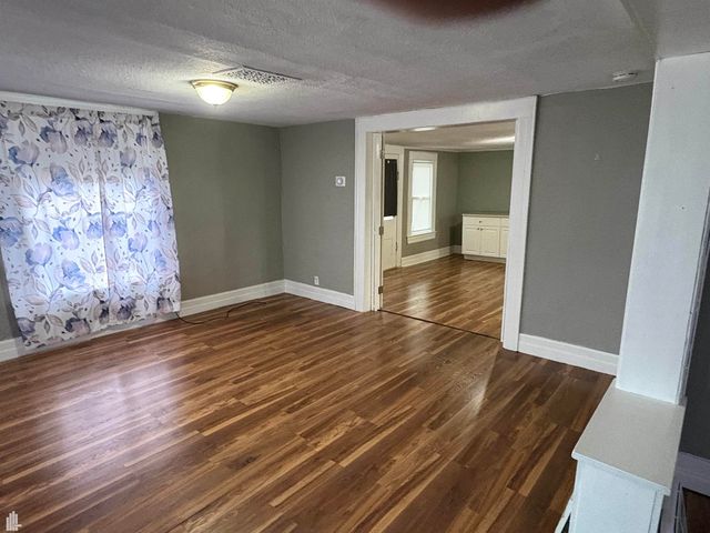 325 N Broadway Street, Lake Orion, MI 48362