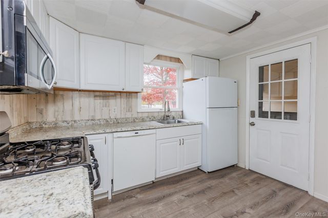 141 Wendy Drive, Holtsville, NY 11742