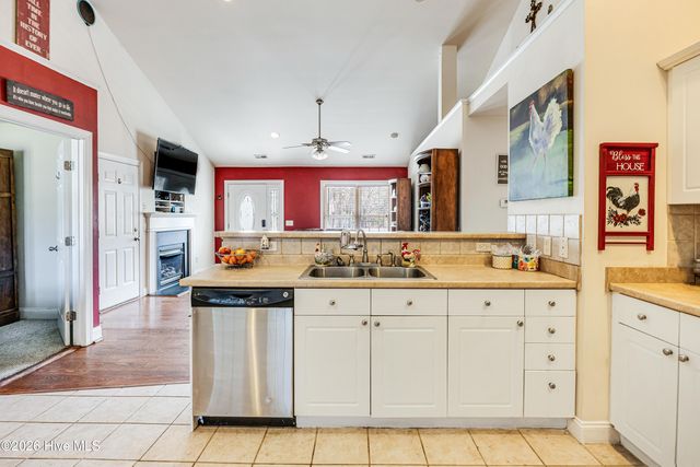 2605 E Boiling Spring Road, Southport, NC 28461