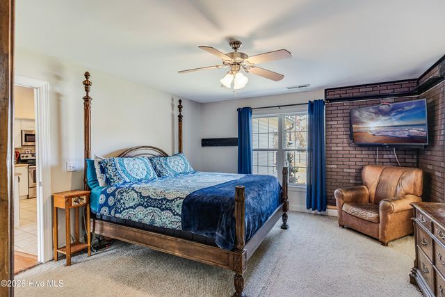 2605 E Boiling Spring Road, Southport, NC 28461