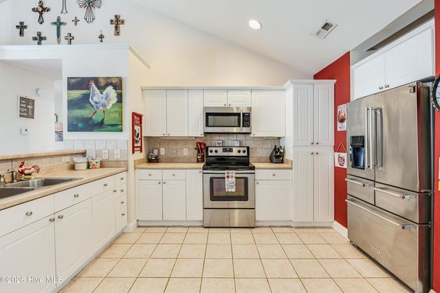 2605 E Boiling Spring Road, Southport, NC 28461