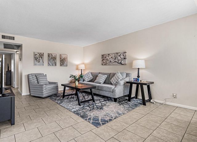 167 Cambridge G, West Palm Beach, FL 33417