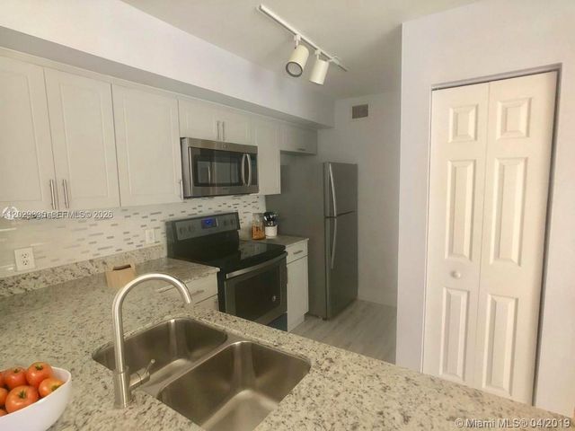 11155 SW 5th Pl 306, Pembroke Pines, FL 33025