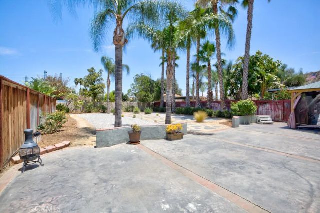 14794 Goldenrain, Fontana, CA 92337
