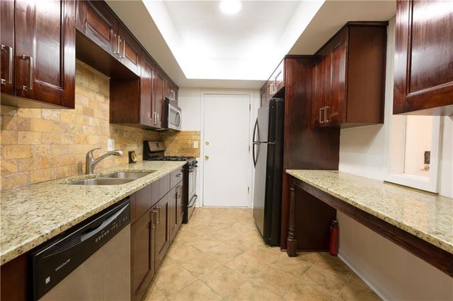 6851 Roswell Road B15, Atlanta, GA 30328