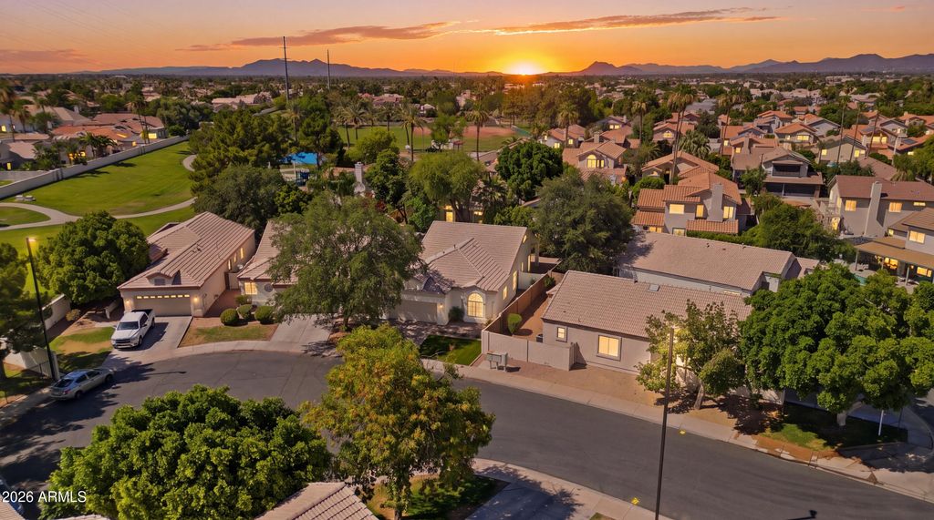1028 N COLUMBUS Drive, Gilbert, AZ 85234 — exterior