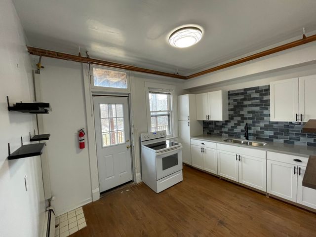 447 W Walnut Street, Kalamazoo, MI 49007