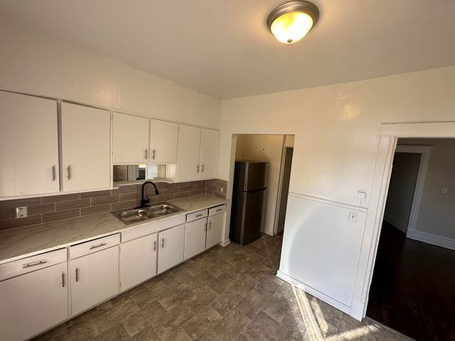 447 W Walnut Street, Kalamazoo, MI 49007