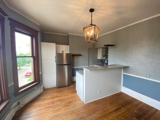 447 W Walnut Street, Kalamazoo, MI 49007