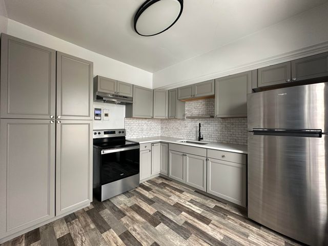 447 W Walnut Street, Kalamazoo, MI 49007