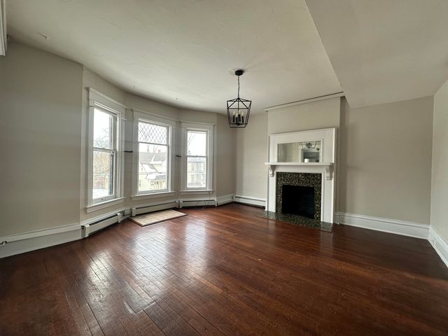 447 W Walnut Street, Kalamazoo, MI 49007