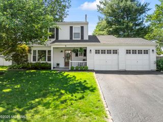 5 Blueberry Path, Howell, NJ 07731