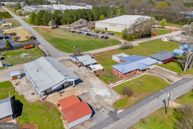 88 Maurice Way, Lavonia, GA 30553