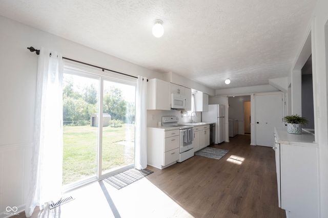 660 Holiday Drive, Fortville, IN 46040