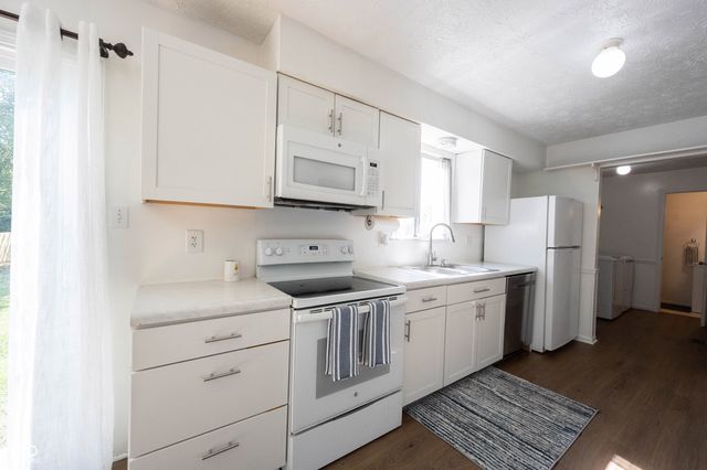 660 Holiday Drive, Fortville, IN 46040