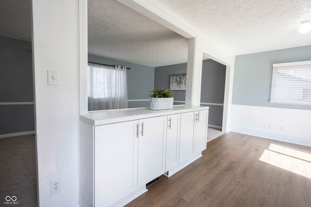 660 Holiday Drive, Fortville, IN 46040