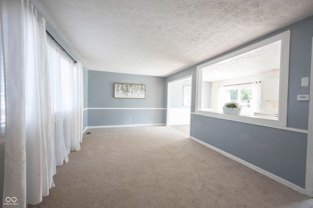 660 Holiday Drive, Fortville, IN 46040