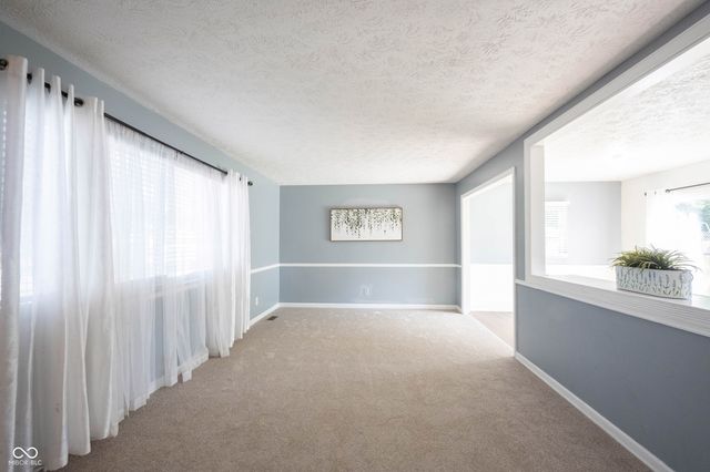 660 Holiday Drive, Fortville, IN 46040