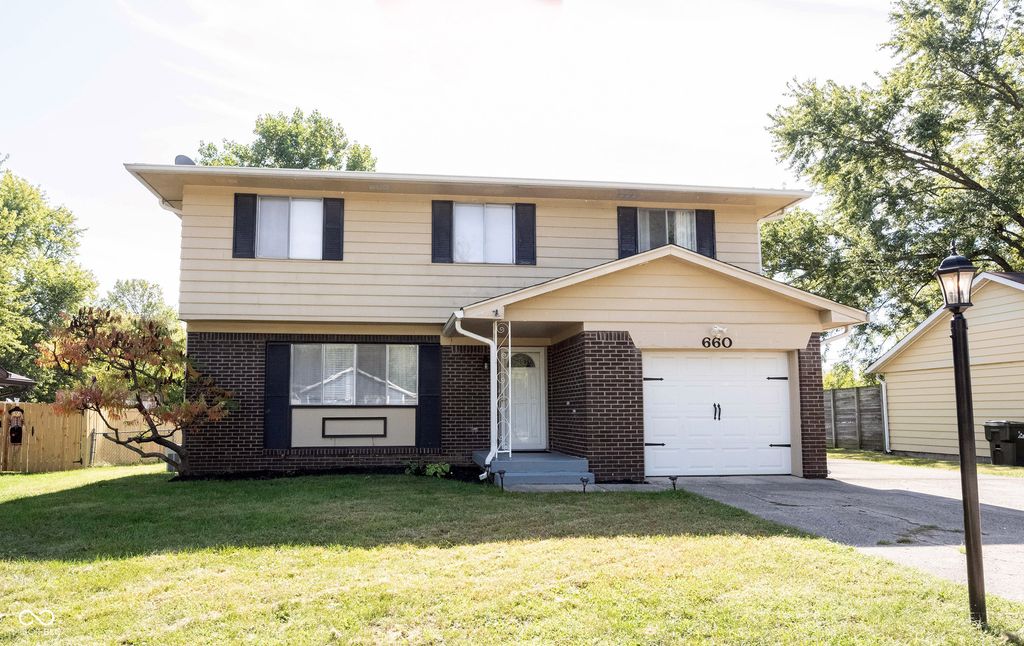 660 Holiday Drive, Fortville, IN 46040