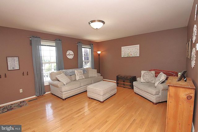 16903 HAMPSHIRE DR, Williamsport, MD 21795
