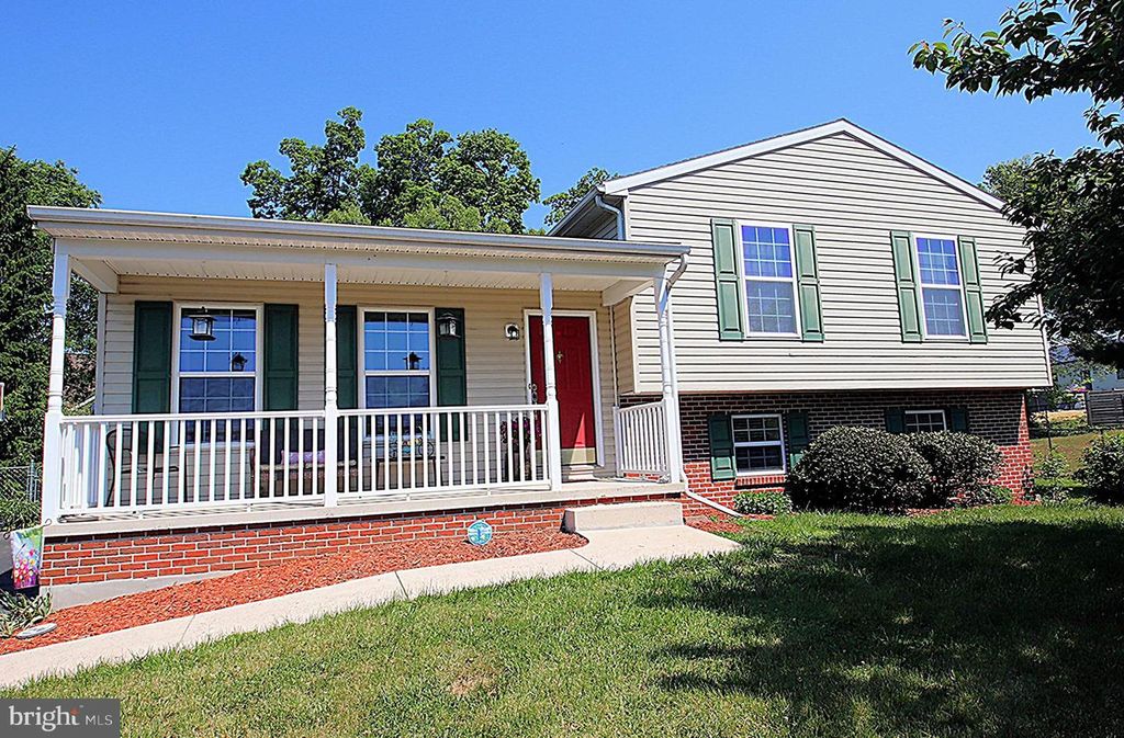 16903 HAMPSHIRE DR, Williamsport, MD 21795