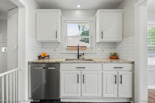 31607 Lexington Heights, Warren, MI 48092