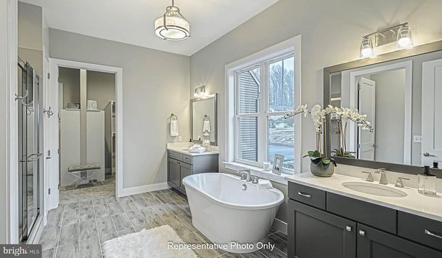 224 WEST VALLEY RD, Denver, PA 17517
