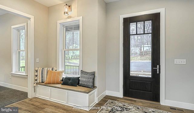 224 WEST VALLEY RD, Denver, PA 17517