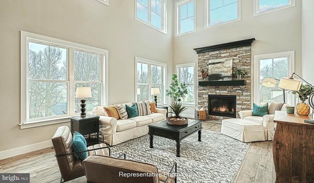 224 WEST VALLEY RD, Denver, PA 17517