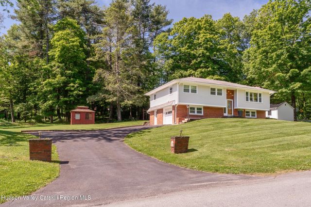 105 Alda Drive, Kingston, NY 12401