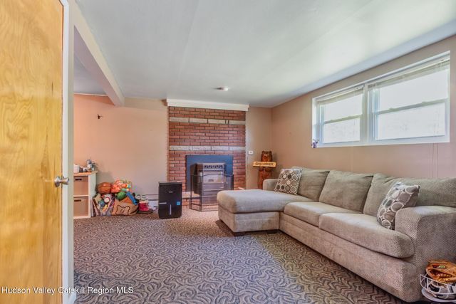 105 Alda Drive, Kingston, NY 12401