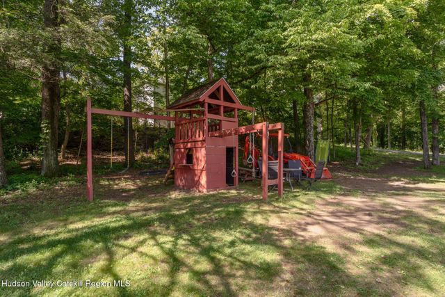 105 Alda Drive, Kingston, NY 12401