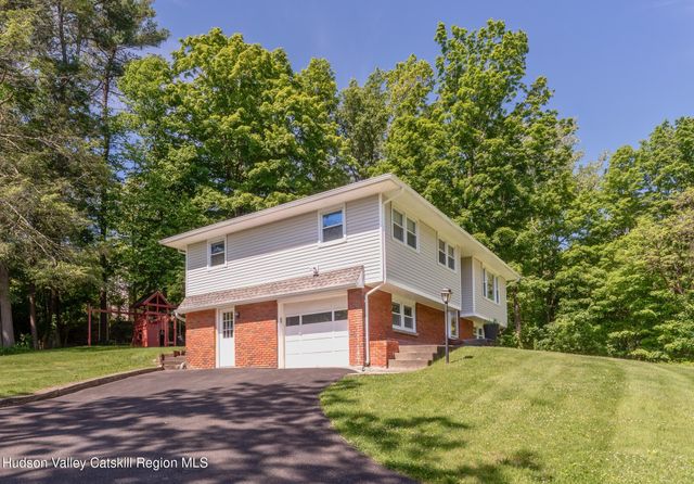 105 Alda Drive, Kingston, NY 12401