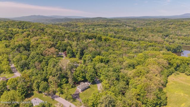 105 Alda Drive, Kingston, NY 12401