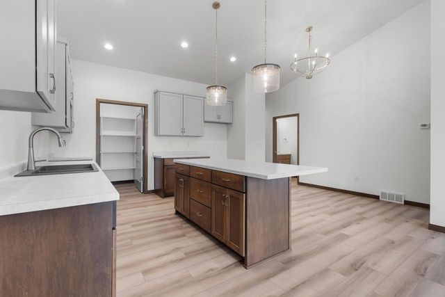 3375 SHAWANO AVENUE, Green Bay, WI 54313
