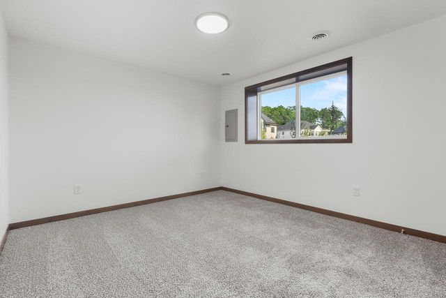 3375 SHAWANO AVENUE, Green Bay, WI 54313