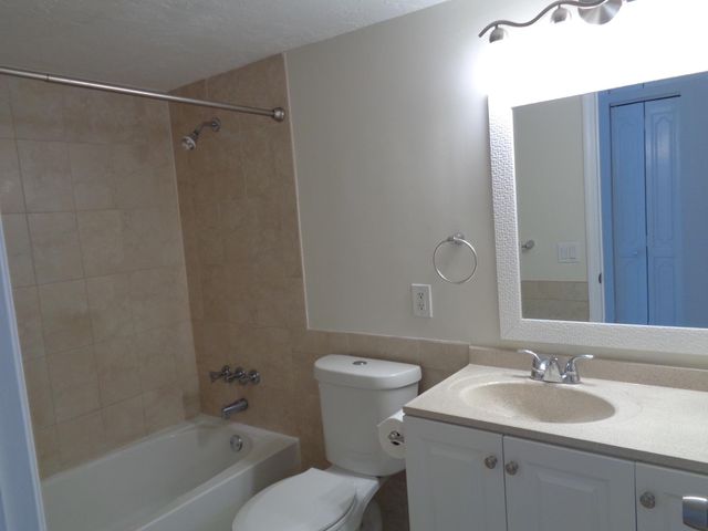 312 SOUTHWIND Drive 104, North Palm Beach, FL 33408