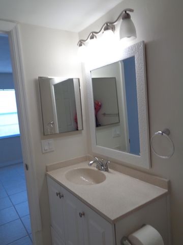 312 SOUTHWIND Drive 104, North Palm Beach, FL 33408