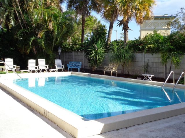 312 SOUTHWIND Drive 104, North Palm Beach, FL 33408