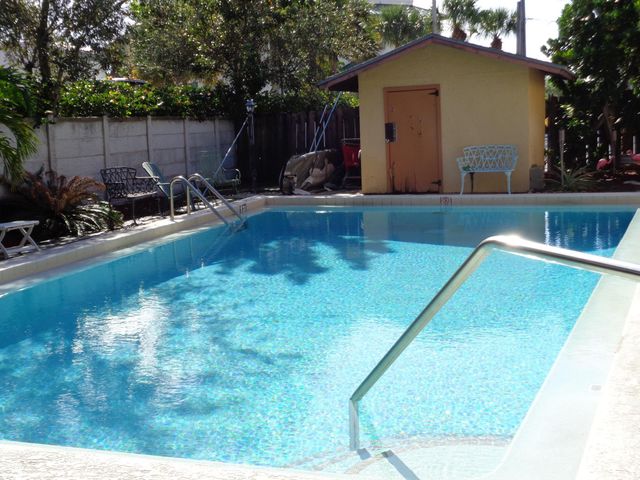 312 SOUTHWIND Drive 104, North Palm Beach, FL 33408