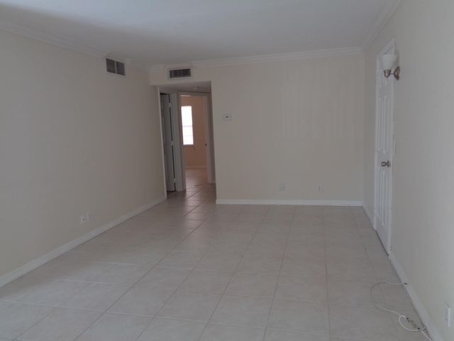 312 SOUTHWIND Drive 104, North Palm Beach, FL 33408