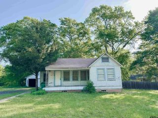 307 E Park Drive, Overton, TX 75684