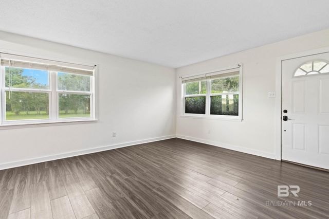 1062 N Magnolia Street, Loxley, AL 36551