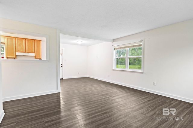 1062 N Magnolia Street, Loxley, AL 36551