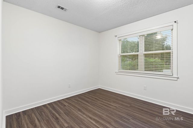1062 N Magnolia Street, Loxley, AL 36551