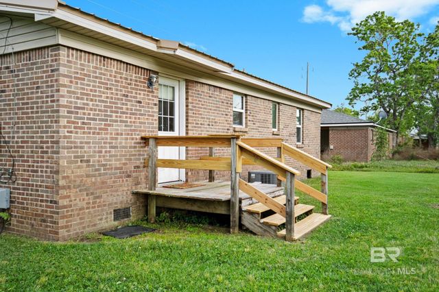 1062 N Magnolia Street, Loxley, AL 36551