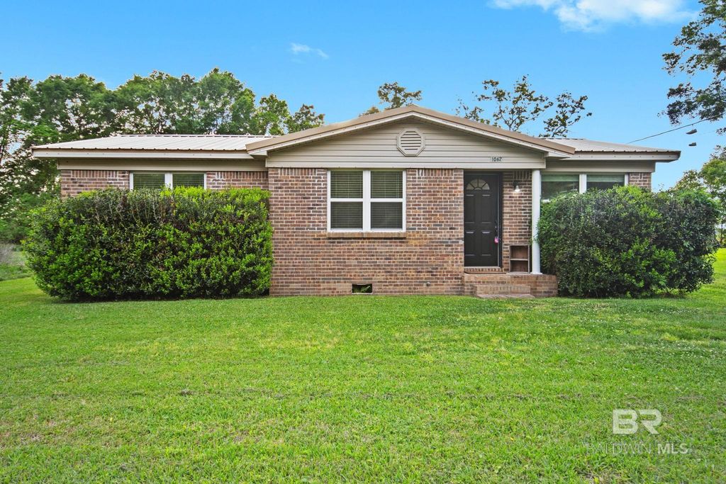 1062 N Magnolia Street, Loxley, AL 36551